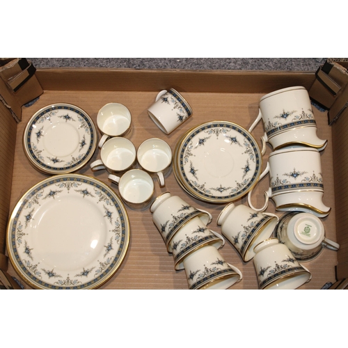 280A - A collection of Minton Grasmere tea ware items to include tea pot and coffee pot, two cream, sugar, ... 