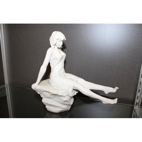 286 - Royal Doulton limited edition Art Is Life figure, limited edition of 2000.