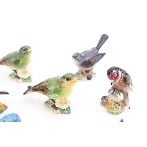 29 - Beswick birds to include a kingfisher, a goldfinch, a whitethroat and others (7).