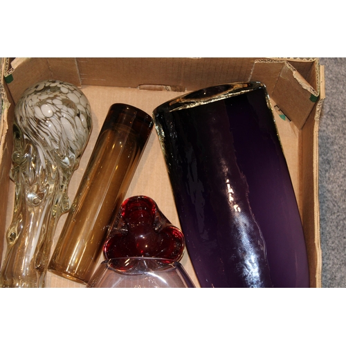 335 - A mixed collection of mid century decorative glass vases to include purple, lilac, white and clear g... 