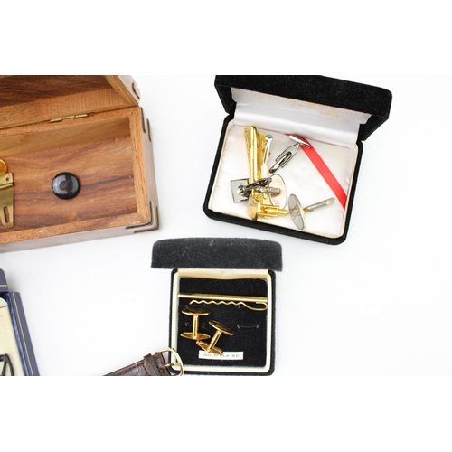 371 - A mixed collection of costume jewellery and vintage watches to include an Avia gentleman's wristwatc... 