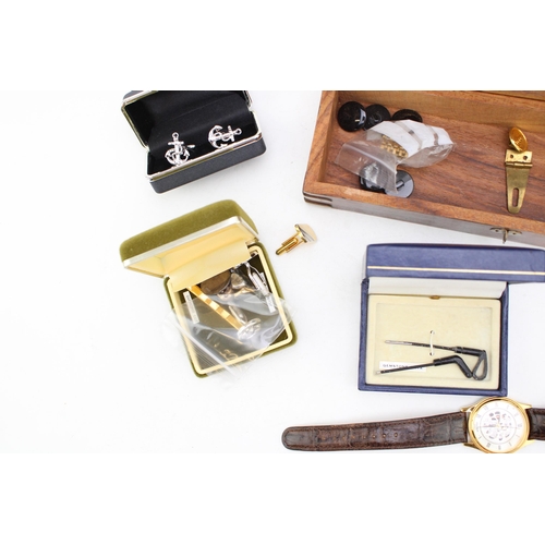 371 - A mixed collection of costume jewellery and vintage watches to include an Avia gentleman's wristwatc... 