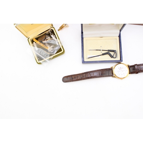 371 - A mixed collection of costume jewellery and vintage watches to include an Avia gentleman's wristwatc... 