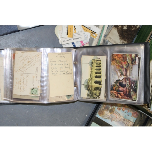 417 - A large mixed collection of antique and vintage postcards to include three folders together with loo... 