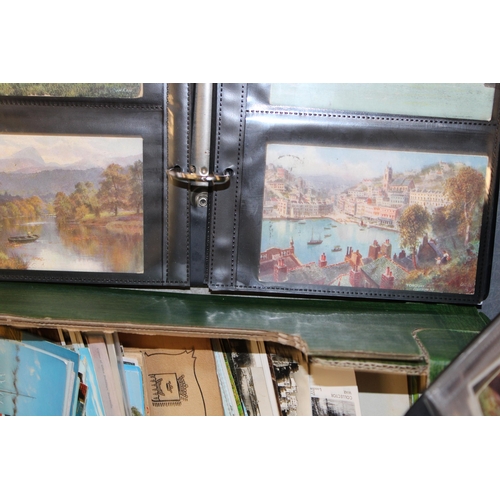 417 - A large mixed collection of antique and vintage postcards to include three folders together with loo... 