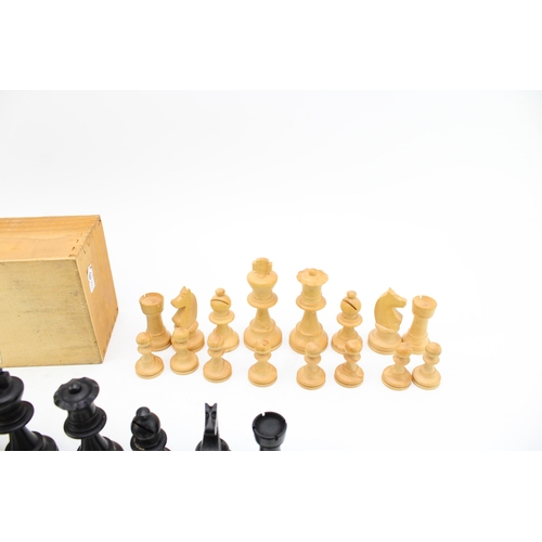 437 - A Staunton Chessmen boxwood chess set, made in France. Height 8.5cm.