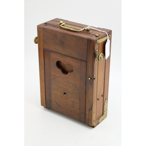 461A - French Bellows type plate camera 'Appareils Photographiques Paris', 24.5cm tall.