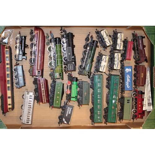 493 - A good collection of OO gauge railway locomotives to include Honby Trains, 'Papyrus', 'King George V... 