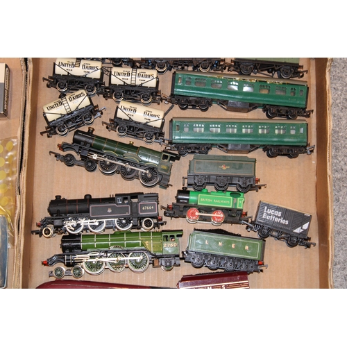 493 - A good collection of OO gauge railway locomotives to include Honby Trains, 'Papyrus', 'King George V... 