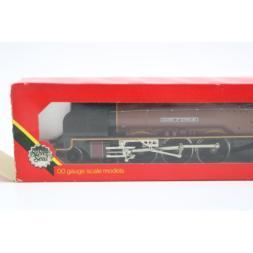 495 - A boxed Hornby Railways 'Dutchess of Sutherland' 6233 loco in LMS livery.