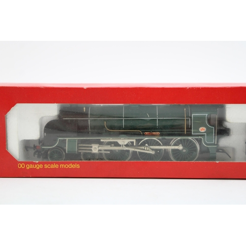 500 - A boxed Hornby Railways R154 S.R Loco 'Sir Dinadan' with tender.