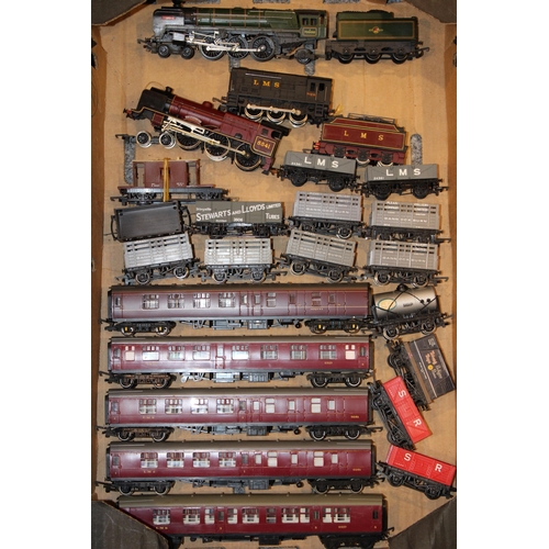 503 - A collection of Hornby Railways OO guage model trains to include locomotives and tenders to include ... 