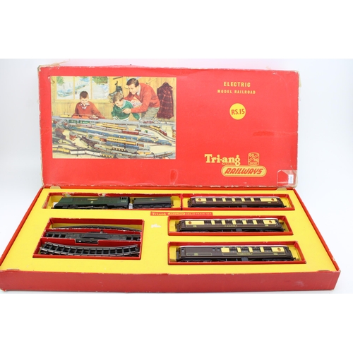 508 - A boxed Tri-ang RS.3 electric model railways set to include Southern Railways Merchant Navy Class Wi... 