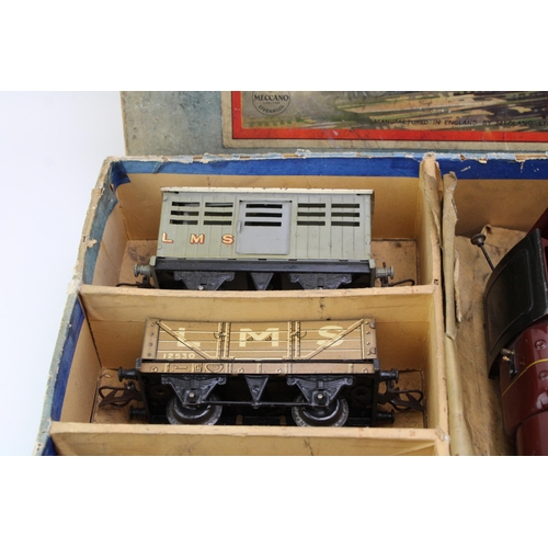 517 - A boxed pre war Hornby O Gauge Electric Train Set, containing: LMS 6954 Locomotive, three LMS wagons... 