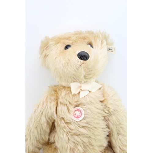 521 - Steiff limited edition bear '404207', label to left ear.