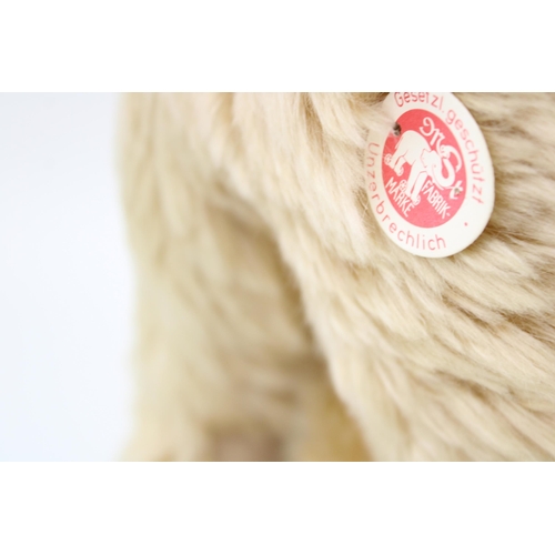 521 - Steiff limited edition bear '404207', label to left ear.