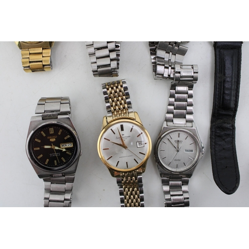 560 - A group of eleven vintage and later Seiko wrist watches, comprising a Sportsmatic Calender 820, Dias... 