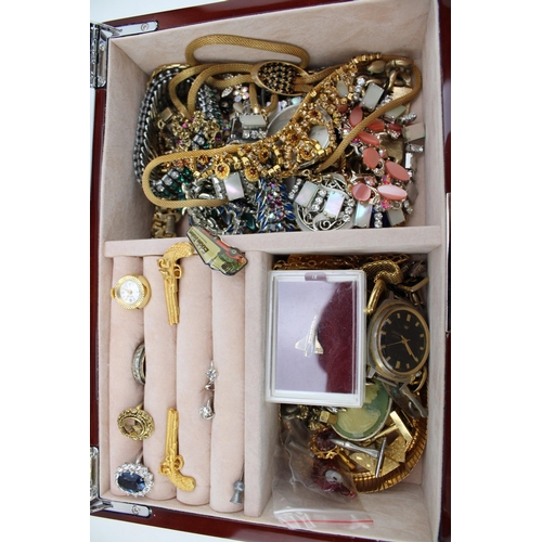 668 - A group of silver, vintage and later costume jewellery including a silver locket and chain, 0.20toz,... 