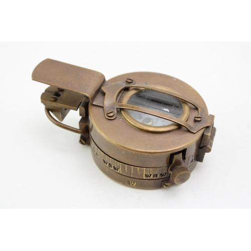 137 - Reproduction Mark III military pocket compass.