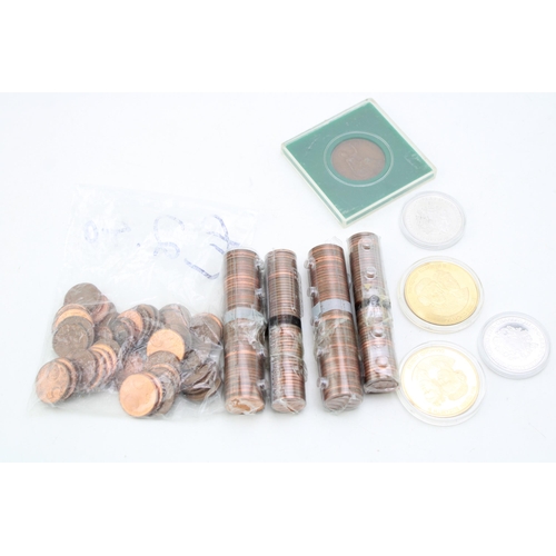 171 - A collection of Euro coins together with a selection of proof commemerative coins. (Qty)