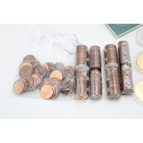 171 - A collection of Euro coins together with a selection of proof commemerative coins. (Qty)