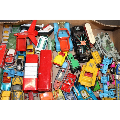 172 - A collection of vintage model die cast toy vehicles by makers, Matchbox, Corgi, Dinky, Tonka and oth... 