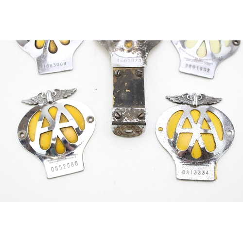 202 - A collection of vintage AA car club badges. Of automobilia / classic vehicles interest. (5)