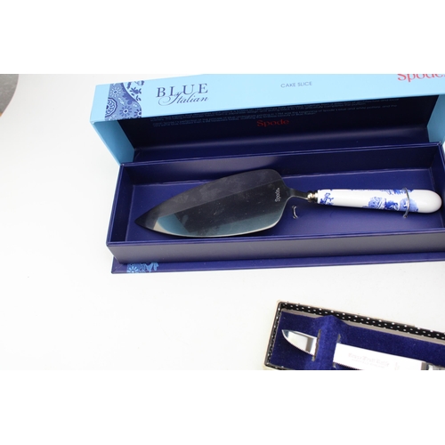 228 - A boxed Spode Italian cake slice together together with a silver handled grape fruit knife and a pai... 