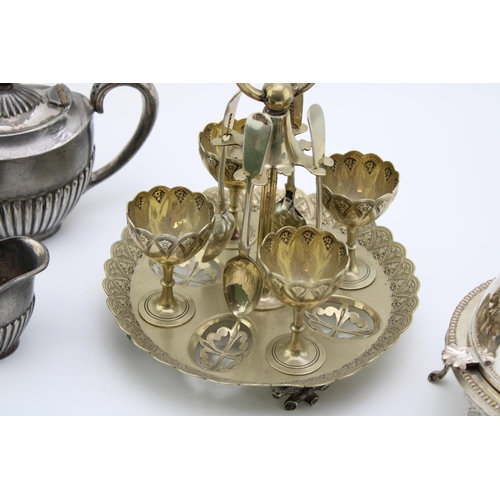 168 - A mixed collection of silver plated items. (Qty)