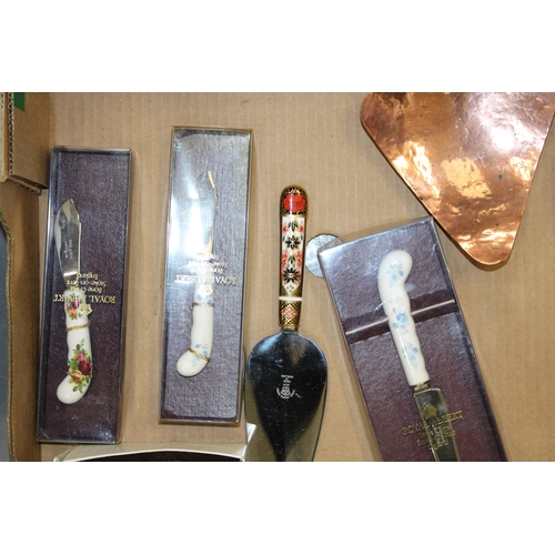 78 - A collection of boxed Royal Crown Derby cutlery and accessories together with a boxed Arthur Price l... 