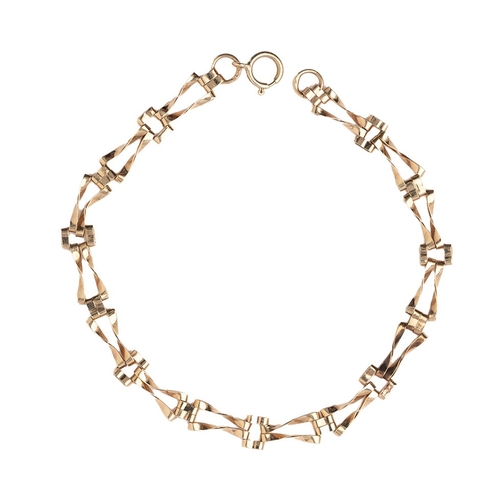 227 - A vintage 9ct yellow gold gate link bracelet. Length 17.5cm. Weight 2.2g