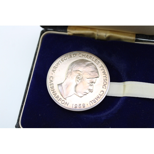 107 - Boxed Royal Mint 1969 Prince Charles Investiture Y Ddraig Goch Ddyry Cychwyn Silver Medallion, 70g.