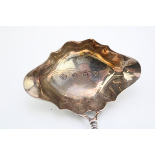 132 - A 20th century silver toddy ladle in the Georgian style, the double pourer bowl, with gilt interior,... 