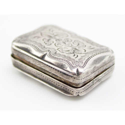 194 - Victorian silver vinaigrette with original hinged interior, hallmarked Birmingham, 1848, 19mm x 21mm... 