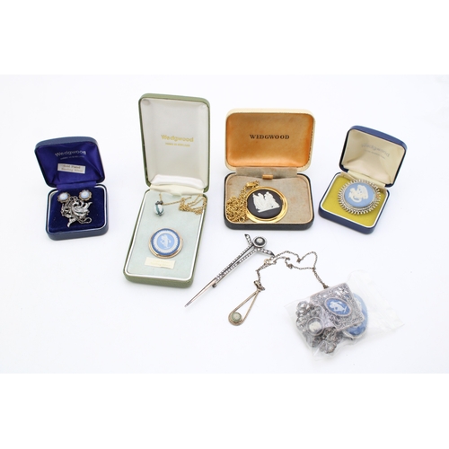 213 - A group of Wedgwood Jasperware jewellery including a pair of daisy earrings, in silver gilt settings... 