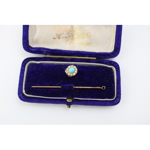 258 - A turquoise and diamond collar stud and stock pin, comprising the stud with screw back, set in brigh... 