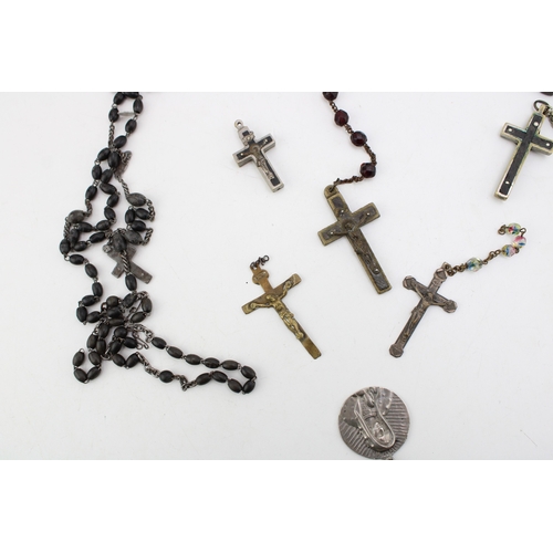 314 - A collection of antique and vintage Rosary beads, crucifixes and other similar items. (Qty)