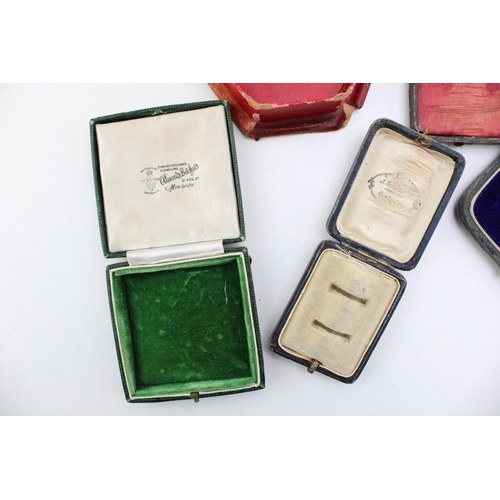 325 - A collection of antique push button jewellery boxes, of note green velvet lined example 'Diamond Mer... 