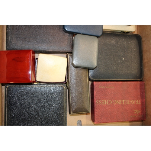 341 - A mixed collection of antique and vintage cased boxed for jewellery and flatware, to include leather... 