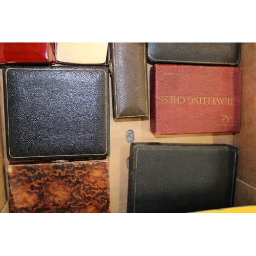 341 - A mixed collection of antique and vintage cased boxed for jewellery and flatware, to include leather... 