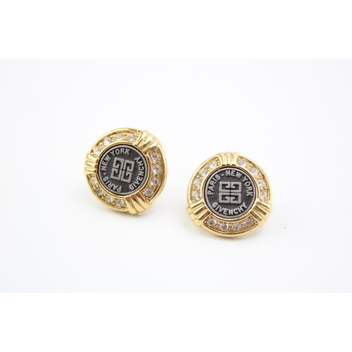 342 - Givenchy: a pair of designer earrings, gold tone, 17mm wide.