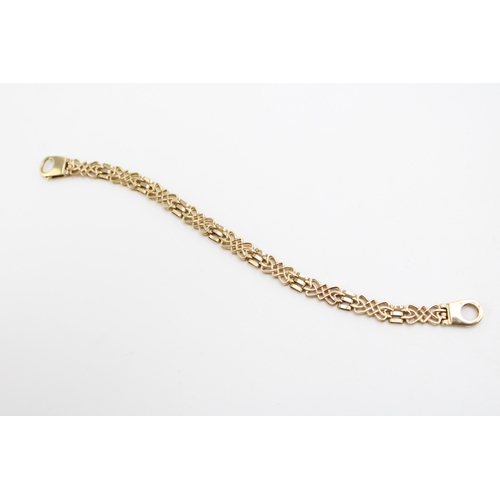 358 - 9ct hallmarked gold bracelet, 11.5g.