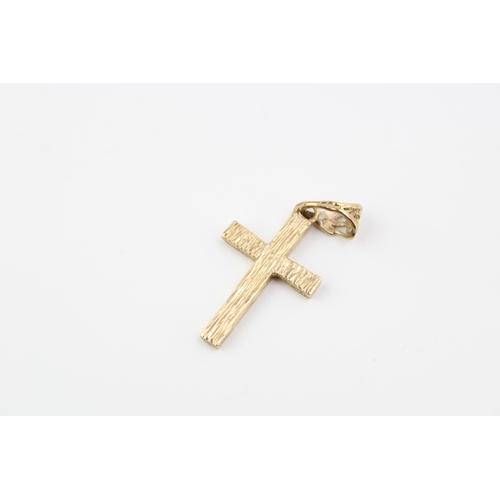 365 - 9ct gold cross pendant, 30mm high, 2.5g