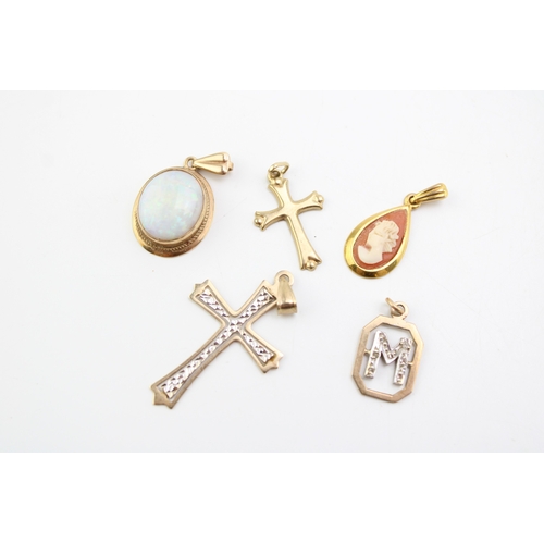 386 - 5 x 9ct gold hallmarked pendants, 6.5g.