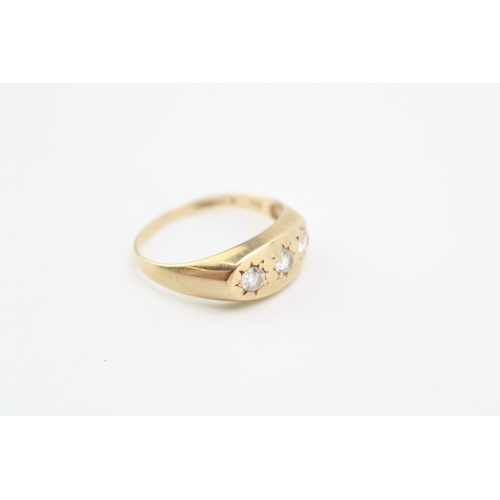 394 - 9ct gold & white stone gypsy ring size T, 2.6g