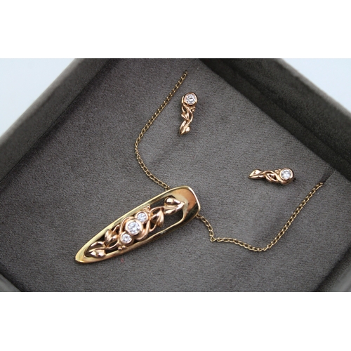 432 - A Clogau Welsh 18ct gold and diamond suite of jewellery, comprising pendant, of open work ivy leaves... 