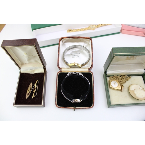 487 - A large group of vintage and later costume jewellery, including an early 20th century foliate brooch... 