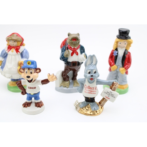 655 - Wade figures to include Arthur Hare, Coco, Crackle, Ma Straw, Pa Straw and others (7 - 3 boxed).