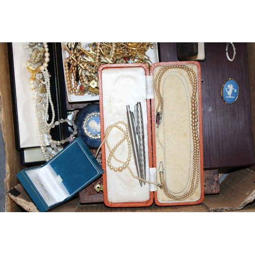 66 - A collection of costume jewellery to include vintage brooches, cased cultured pearls, Wedgwood cameo... 