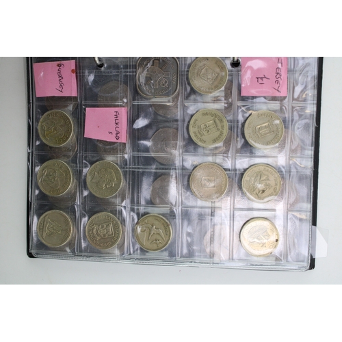 98 - A collection of 65 old £1 coins, with varying patterns, with a collection of 20p pieces also x 19.